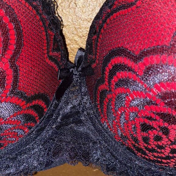 Red and Black Lace Mega Push Bra 36D - Picture 2 of 5